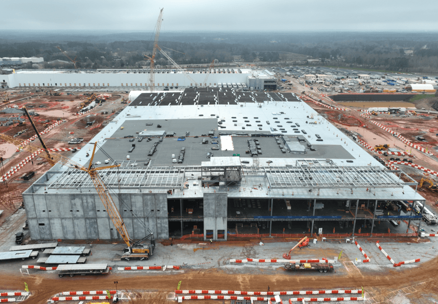 DIJ team overseeing a large infrastructure project